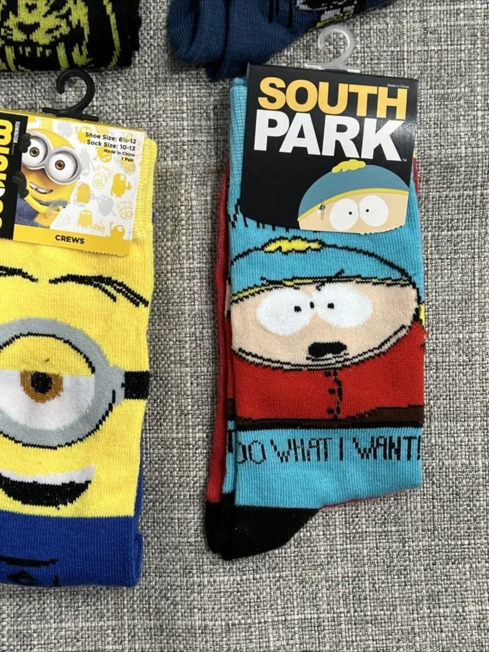 Lot of 4 Novelty Crew Socks Pop Culture Minions South Park Power Rangers Peanuts